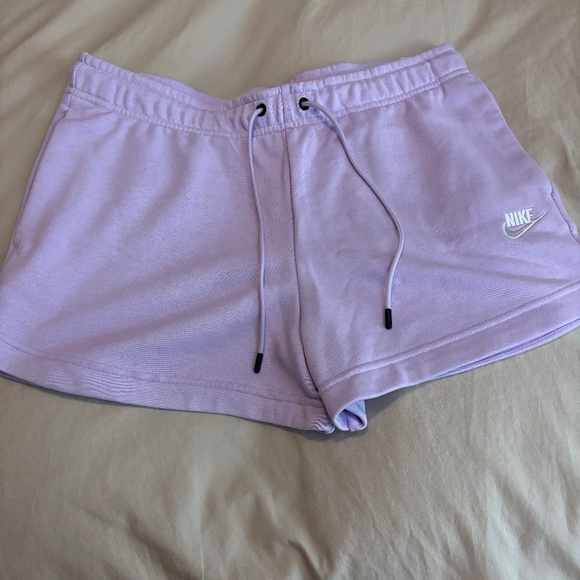 Nike Women’s Essential Fleece Shorts – Lavender – NEW with Tags! - Picture 1 of 3
